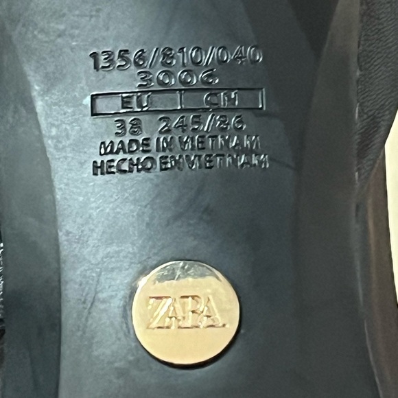 ZARA Heeled Black Leather Sandals Chunky Gold Chain Detail - Picture 15 of 15